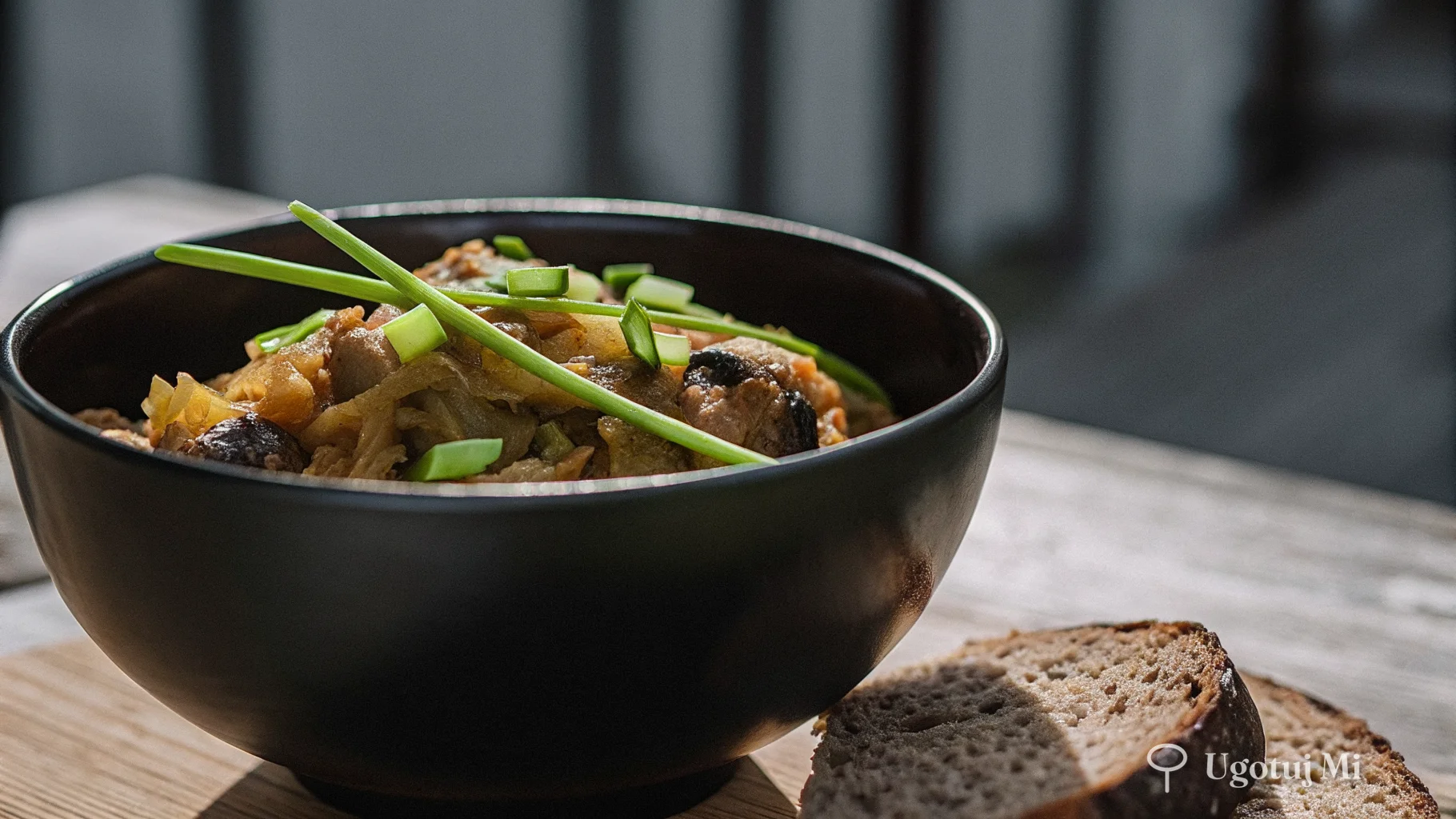 Bigos wegetariański z grzybami - przepis krok po kroku