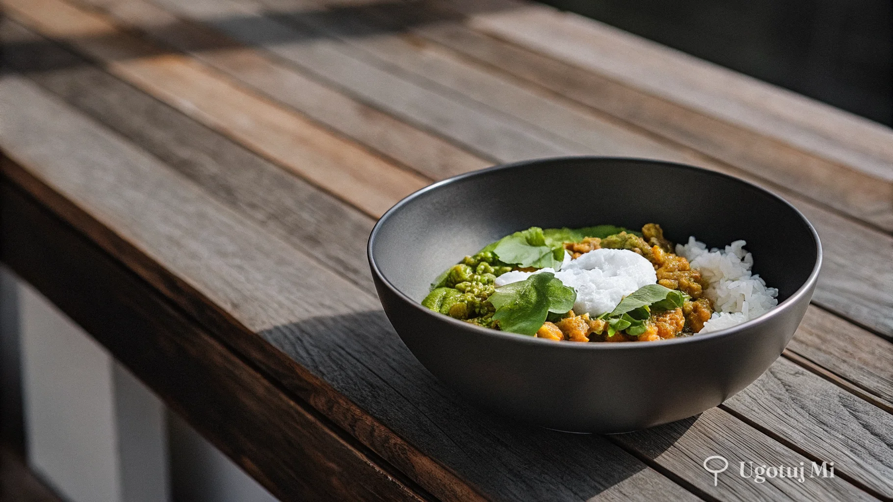 Curry z ciecierzycą i szpinakiem – prosty obiad