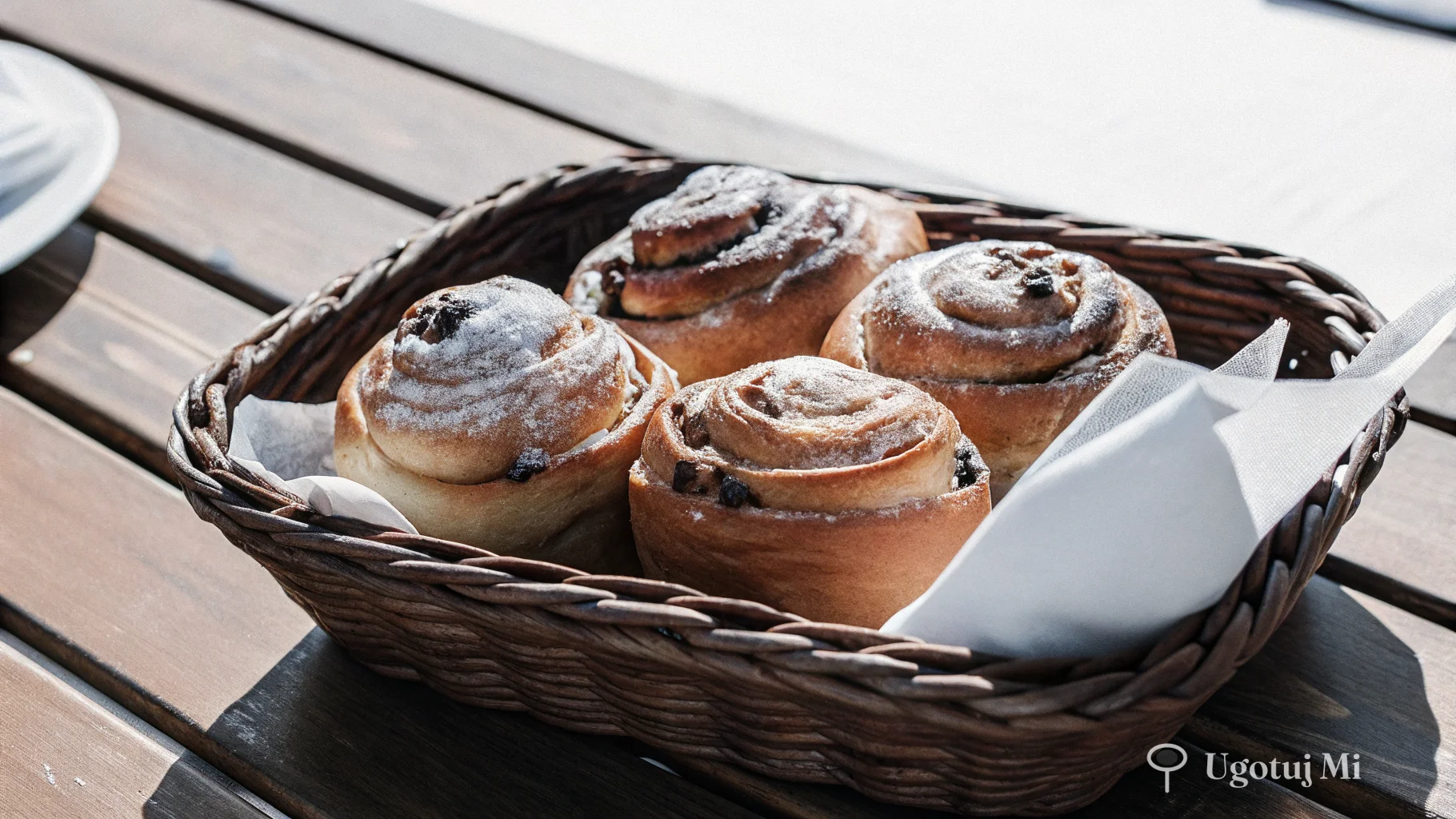 Jagodzianki drożdżowe – miękkie i puszyste