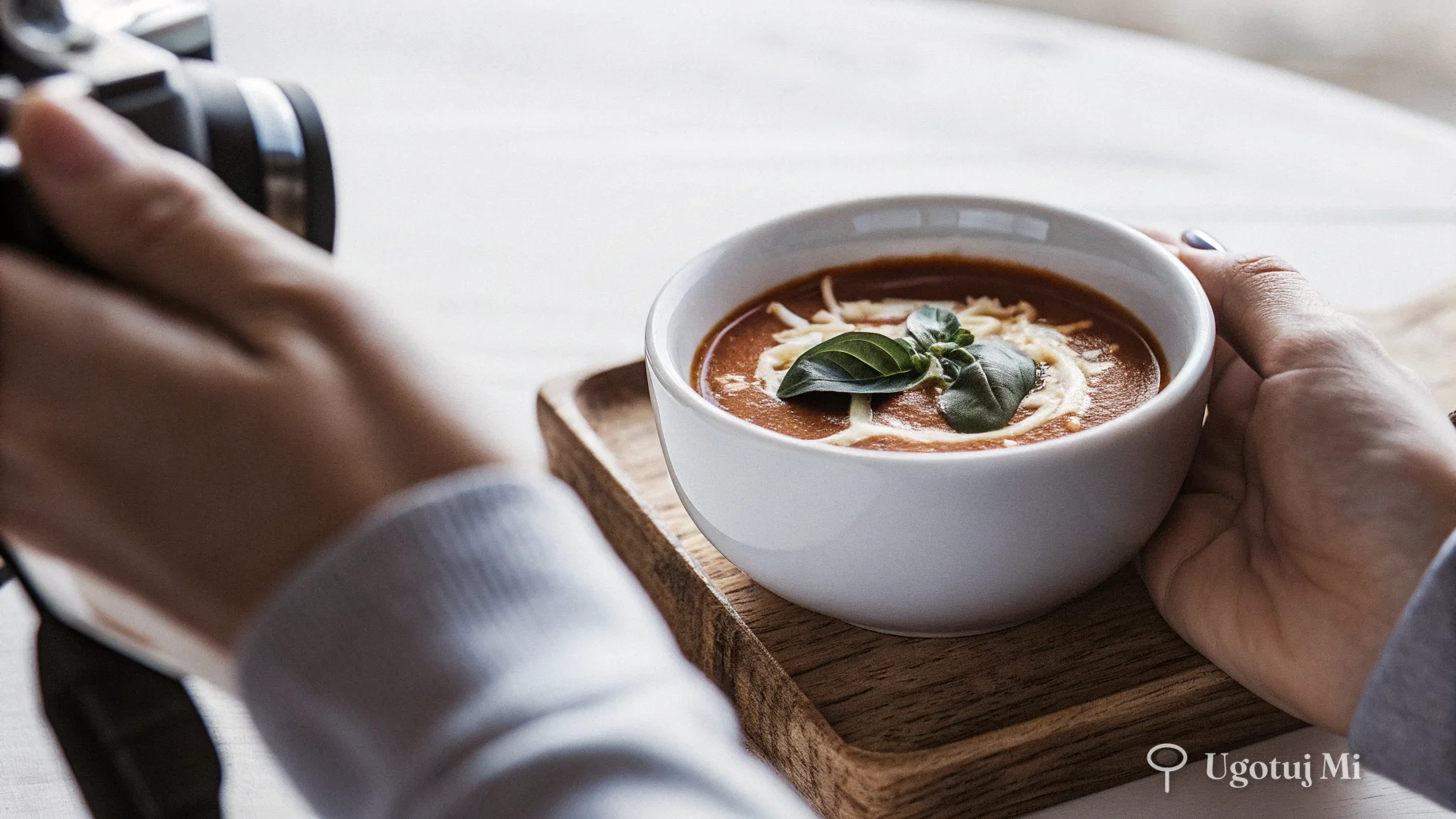 Krem pomidorowy z mozzarellą - prosty przepis