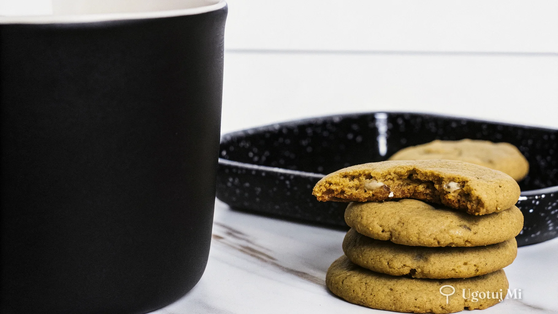 Zbliżenie na miękkie pierniczki pokazujące idealną teksturę | ugotujmi.pl