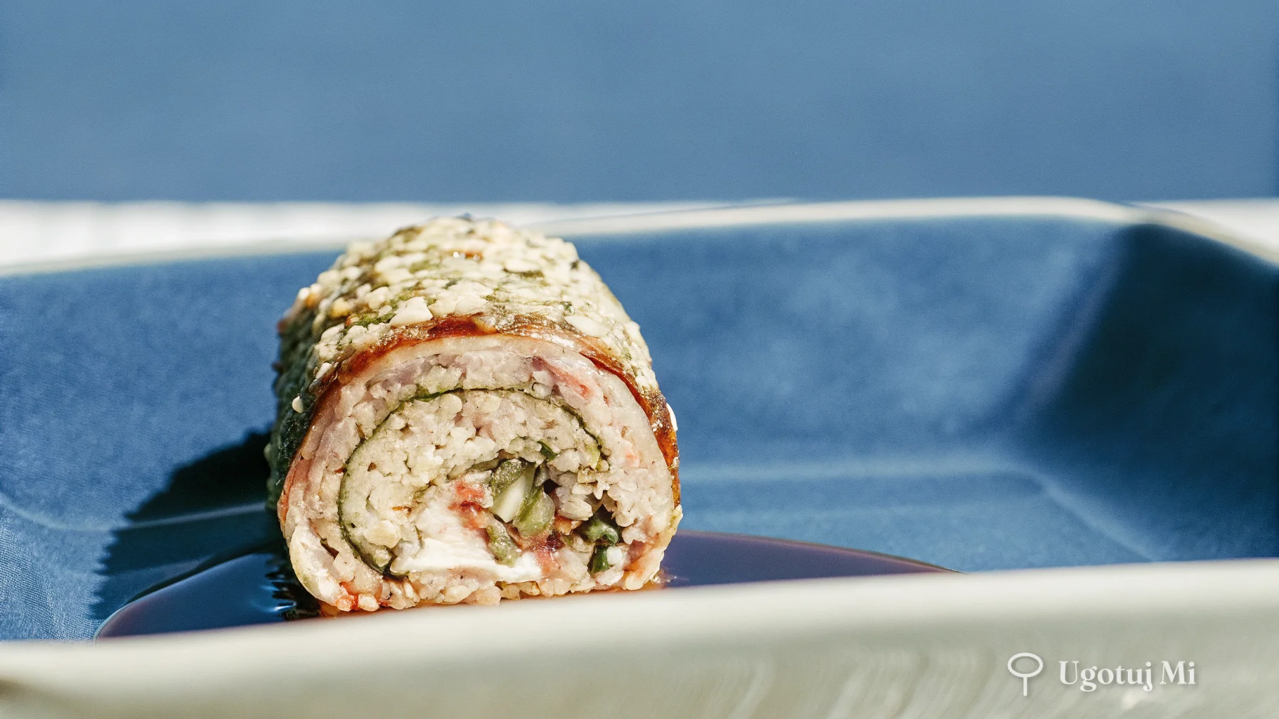 Przekrój zrazy zawijane z farszem z boczku i ogórka kiszonego | ugotujmi.pl